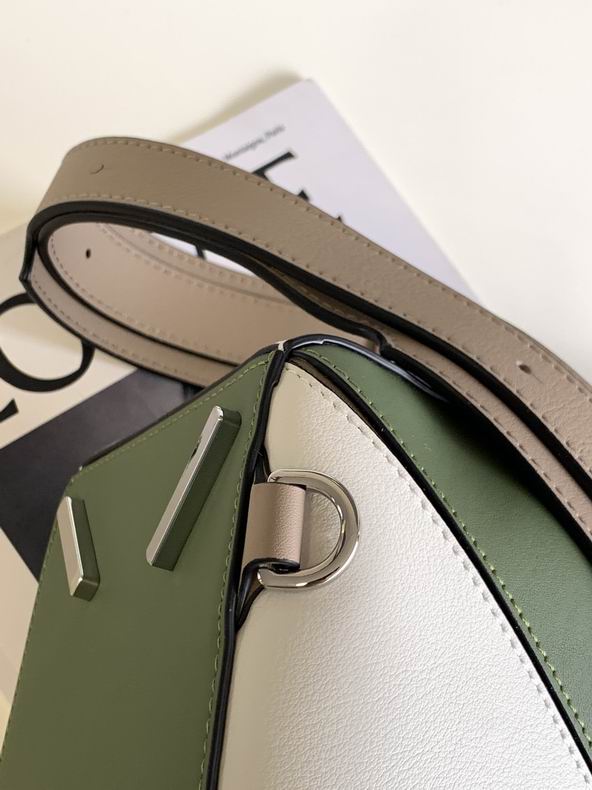 Loewe 061827 29x19.5x14c ss9 (4)