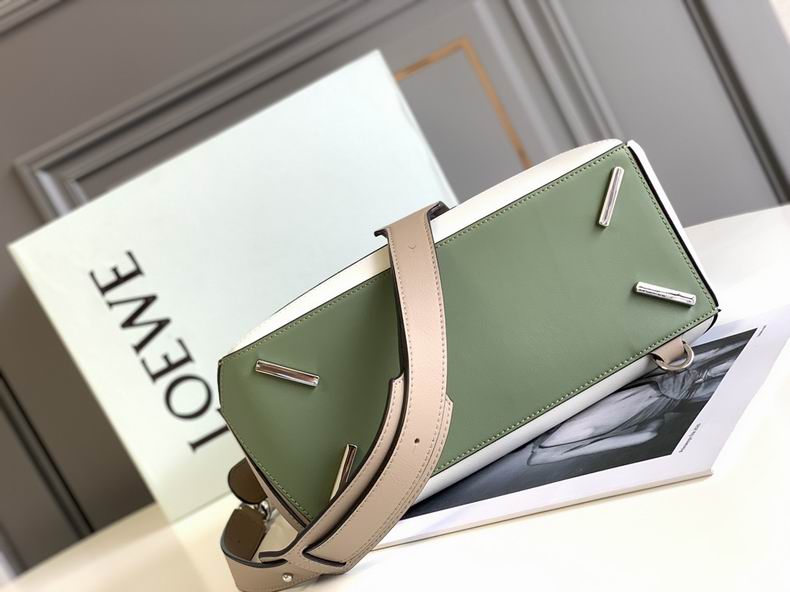 Loewe 061827 29x19.5x14c ss9 (6)