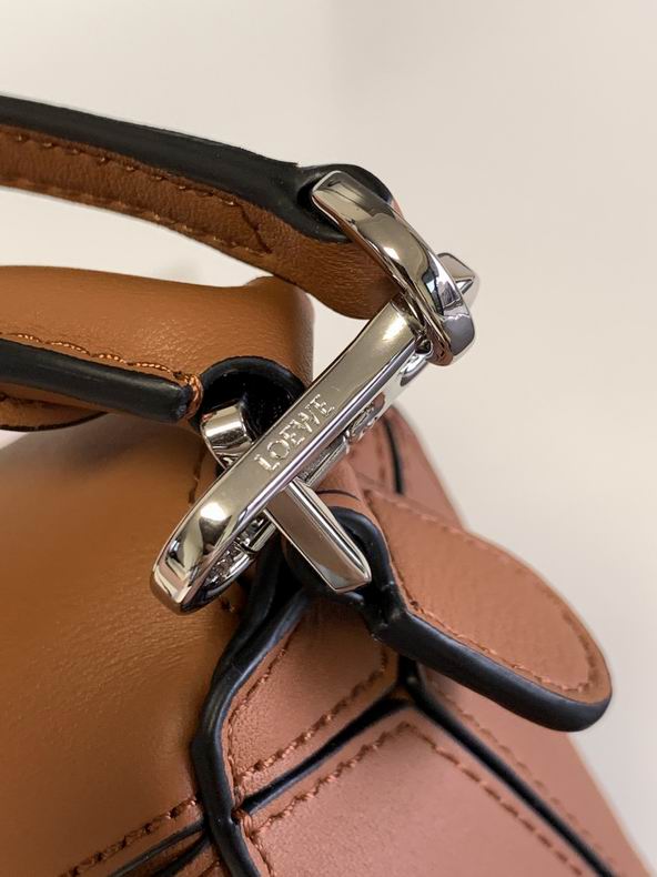 Loewe 061838 18x12.5x8cm ss1 (7)