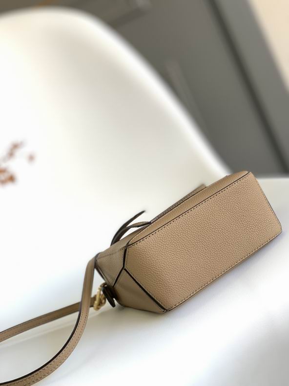 Loewe 061838 18x12.5x8cm ss12 (2)