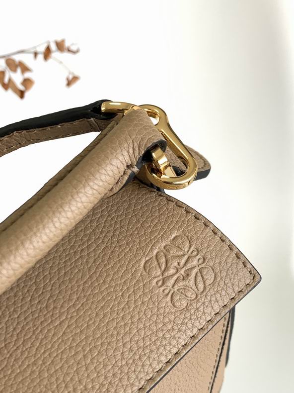 Loewe 061838 18x12.5x8cm ss12 (3)