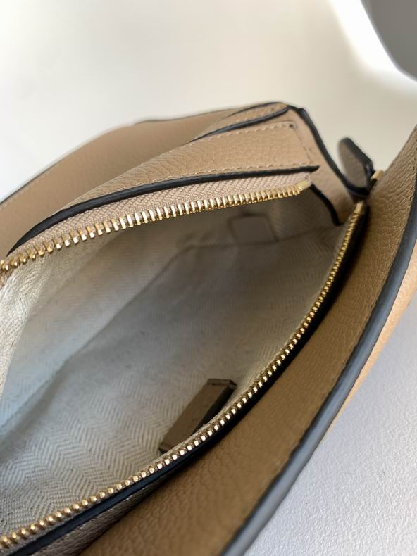 Loewe 061838 18x12.5x8cm ss12 (9)