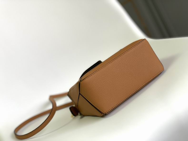 Loewe 061838 18x12.5x8cm ss13 (2)