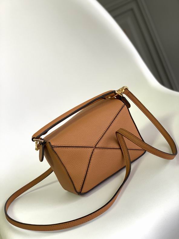 Loewe 061838 18x12.5x8cm ss13 (4)