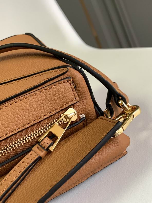 Loewe 061838 18x12.5x8cm ss13 (9)