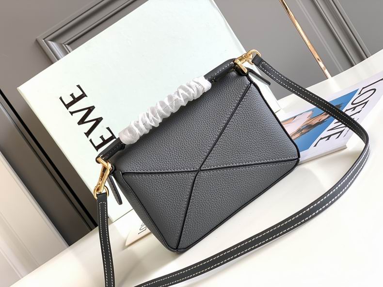 Loewe 061838 18x12.5x8cm ss14 (4)