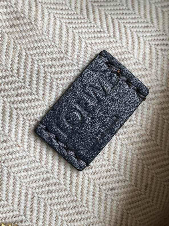 Loewe 061838 18x12.5x8cm ss14 (6)