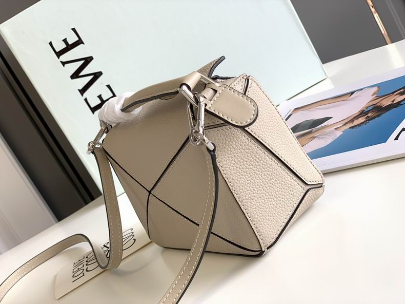 Loewe 061838 18x12.5x8cm ss15 (2)