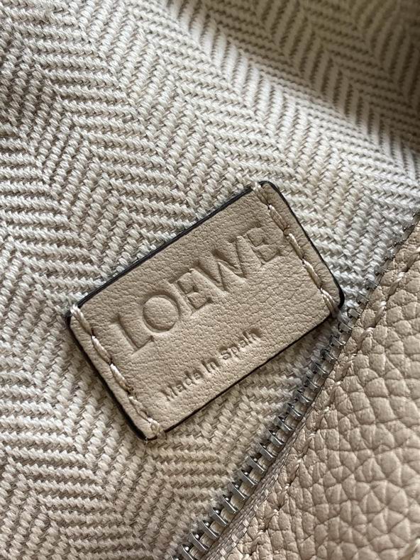 Loewe 061838 18x12.5x8cm ss15 (8)