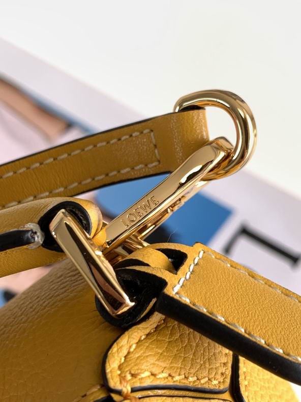 Loewe 061838 18x12.5x8cm ss16 (4)