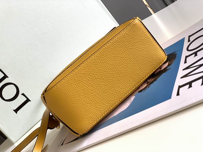 Loewe 061838 18x12.5x8cm ss16 (6)