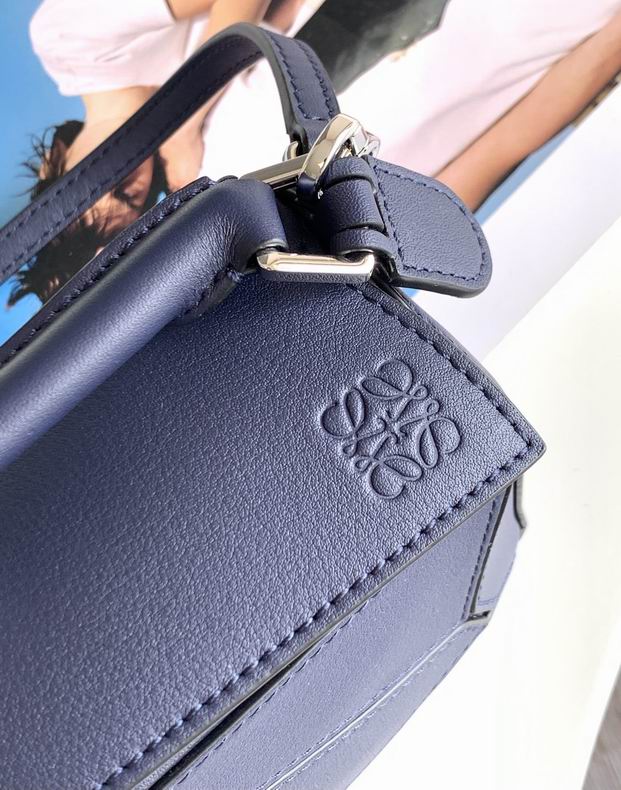 Loewe 061838 18x12.5x8cm ss2 (4)