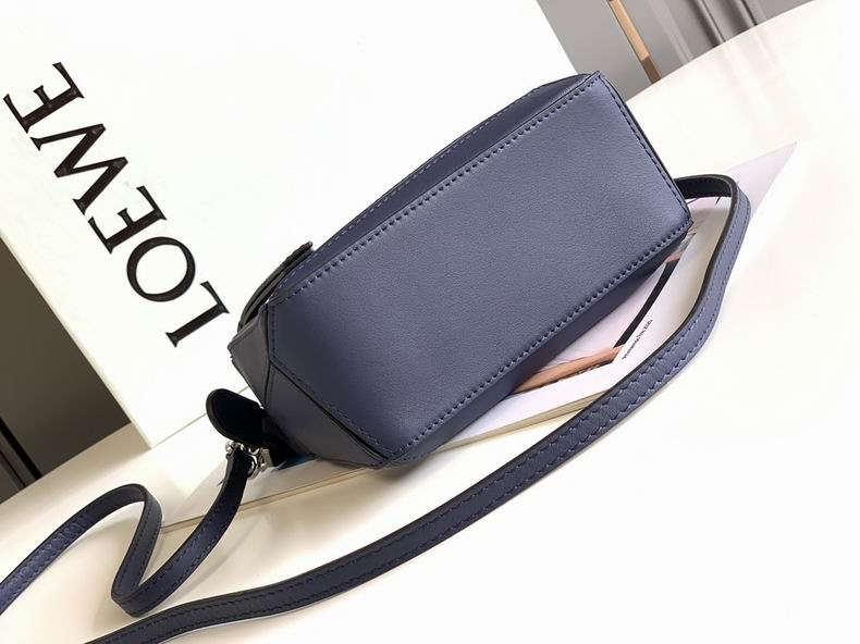 Loewe 061838 18x12.5x8cm ss2 (5)