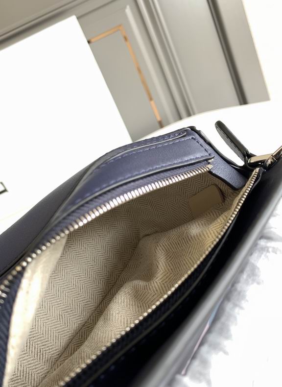 Loewe 061838 18x12.5x8cm ss2 (8)