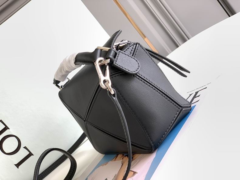 Loewe 061838 18x12.5x8cm ss3 (2)