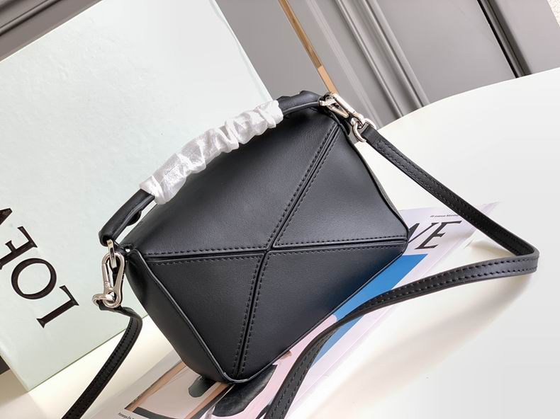 Loewe 061838 18x12.5x8cm ss3 (3)