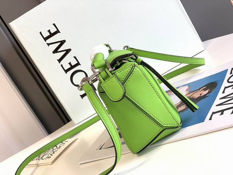 Loewe 061838 18x12.5x8cm ss4 (2)