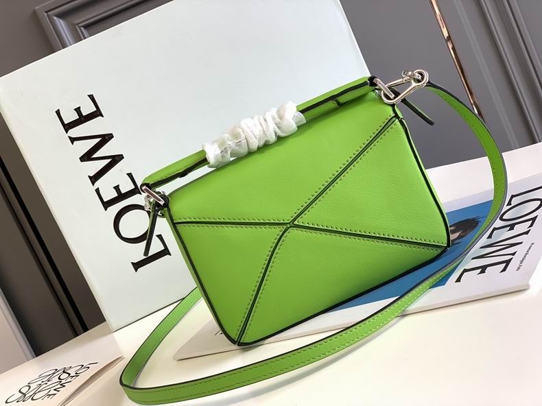 Loewe 061838 18x12.5x8cm ss4 (3)