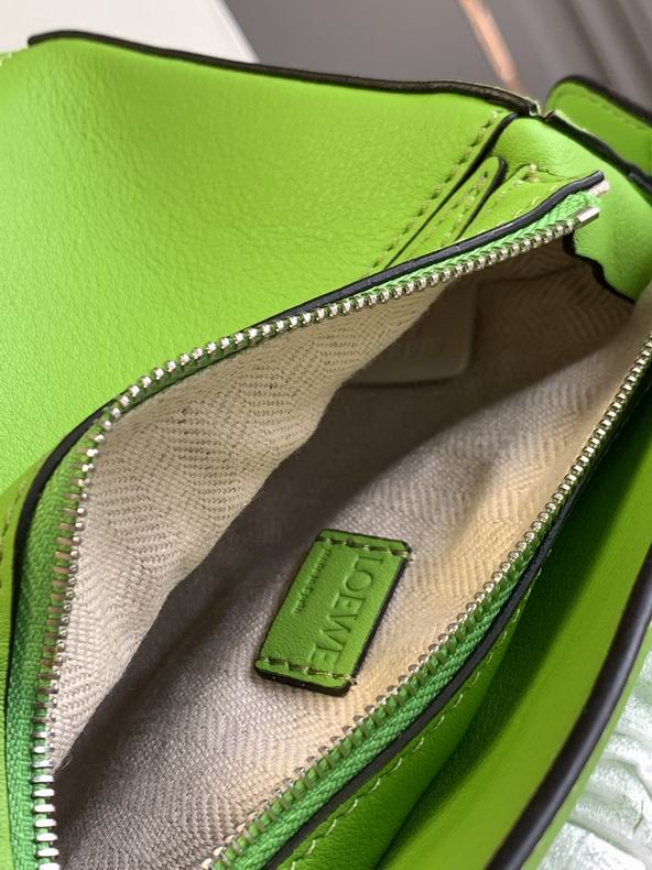 Loewe 061838 18x12.5x8cm ss4 (9)