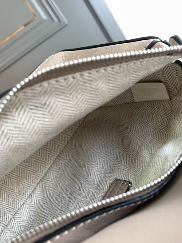 Loewe 061838 18x12.5x8cm ss46 (8)