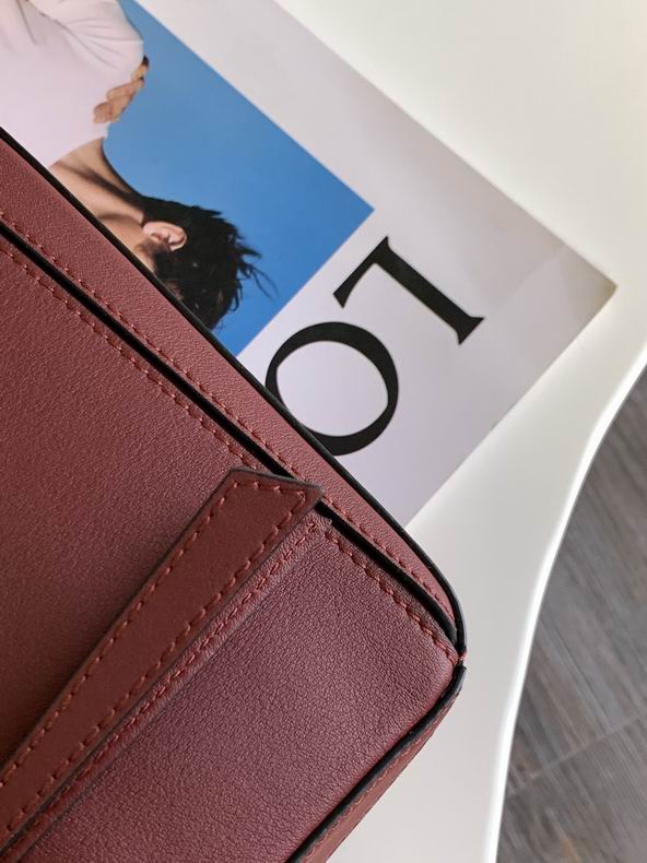 Loewe 061838 18x12.5x8cm ss5 (6)