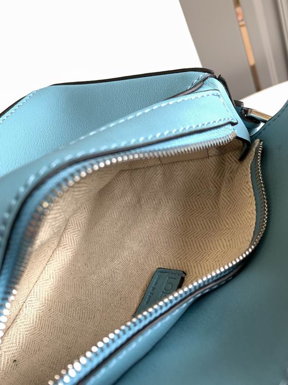 Loewe 061838 18x12.5x8cm ss6 (3)