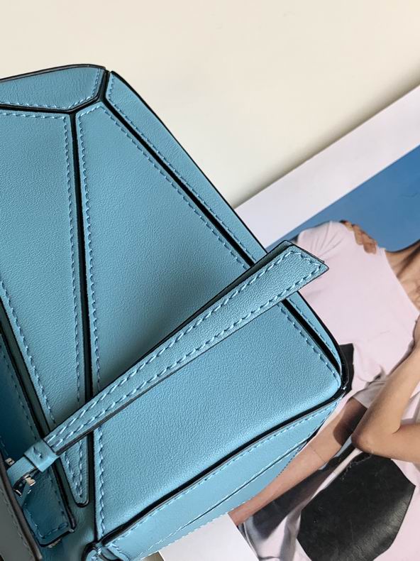 Loewe 061838 18x12.5x8cm ss6 (5)