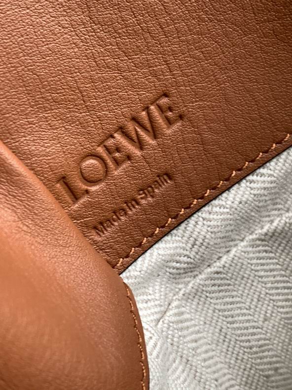 Loewe 061847 19x11x17cm ss36 (3)