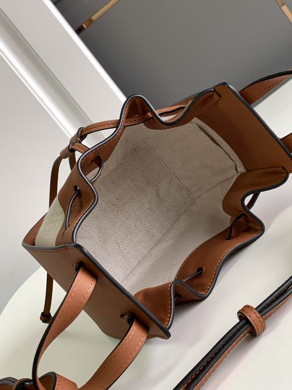 Loewe 061847 19x11x17cm ss36 (4)