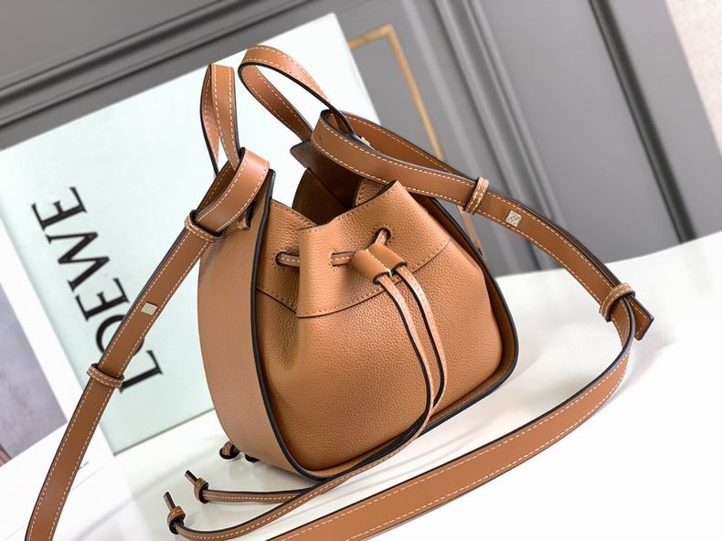 Loewe 061847 19x11x17cm ss38 (9)