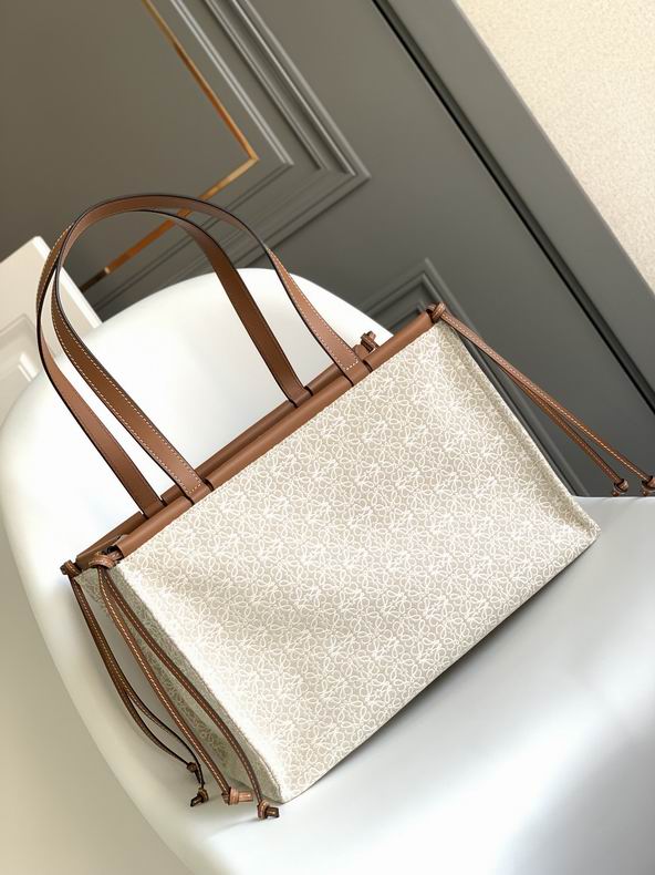 Loewe 061920 35x27x19cm ss42 (8)