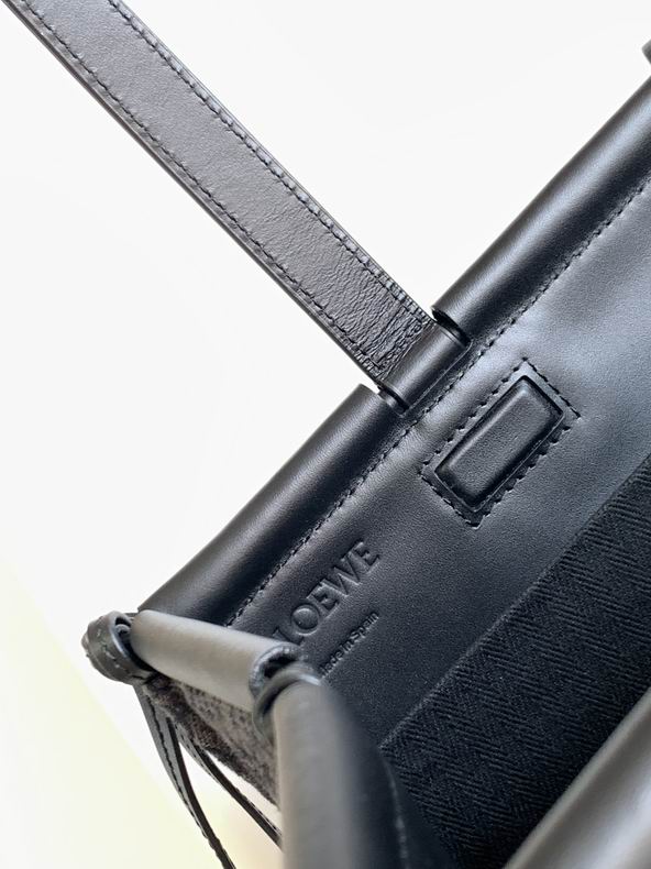 Loewe 061921 32x26x16cm ss43 (2)