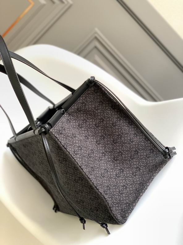 Loewe 061921 32x26x16cm ss43 (8)