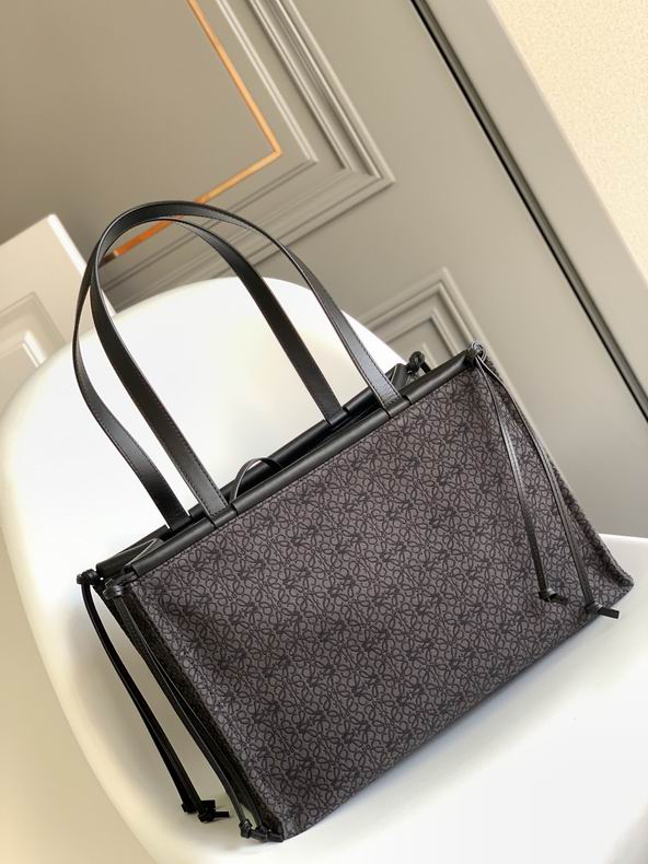 Loewe 061921 32x26x16cm ss43 (9)