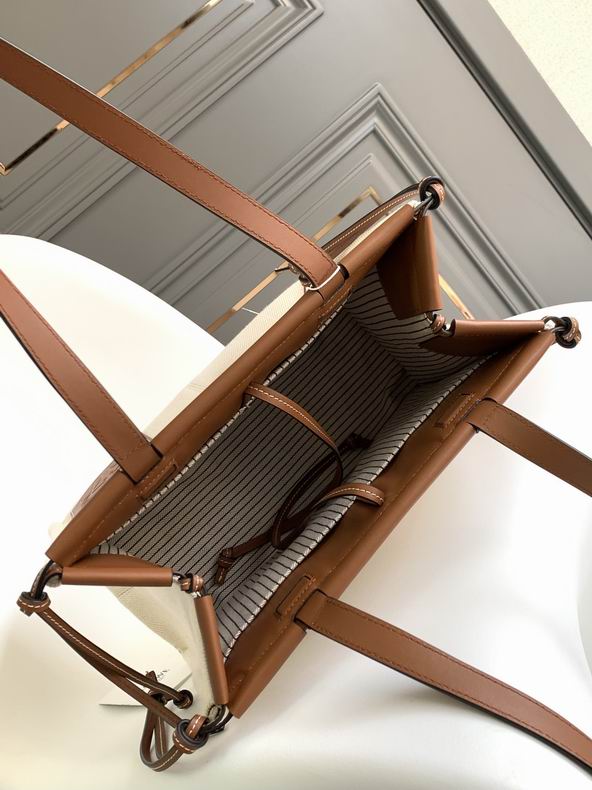 Loewe 061921 32x26x16cm ss44 (5)