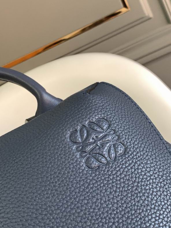 Loewe 062043 41x31x24cm ss 2 (4)