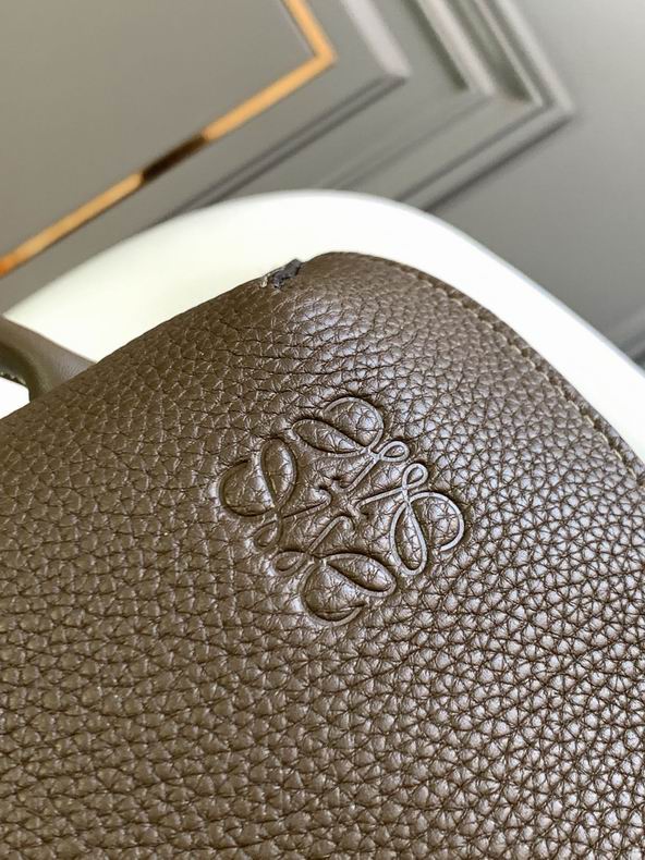 Loewe 062043 41x31x24cm ss 4 (7)