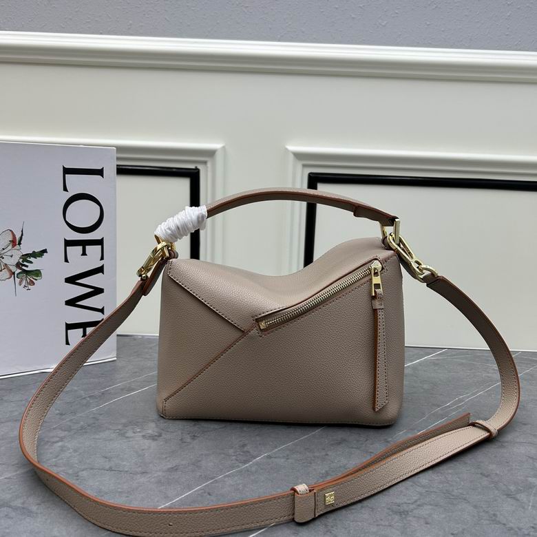 Loewe 062206 24x10.5x16cm ww (27)
