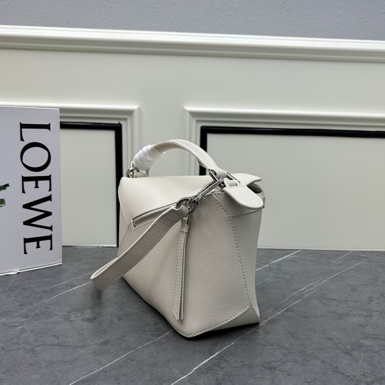 Loewe 062206 24x10.5x16cm ww (34)