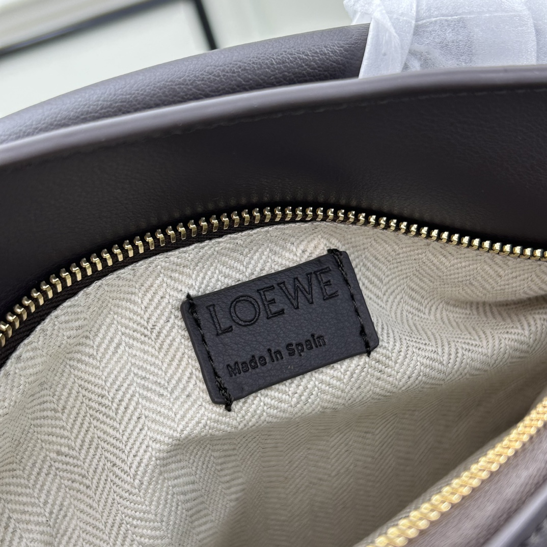 Loewe 062206 24x10.5x16cm ww1 (8)