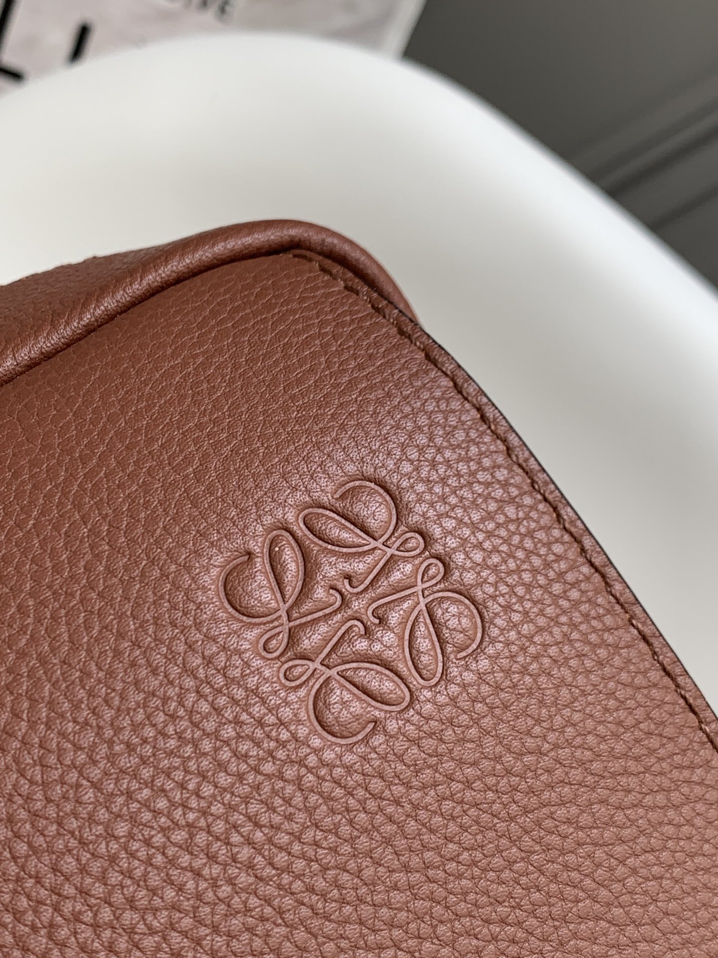 Loewe 10266 39x28.5x11cm ss6 (2)