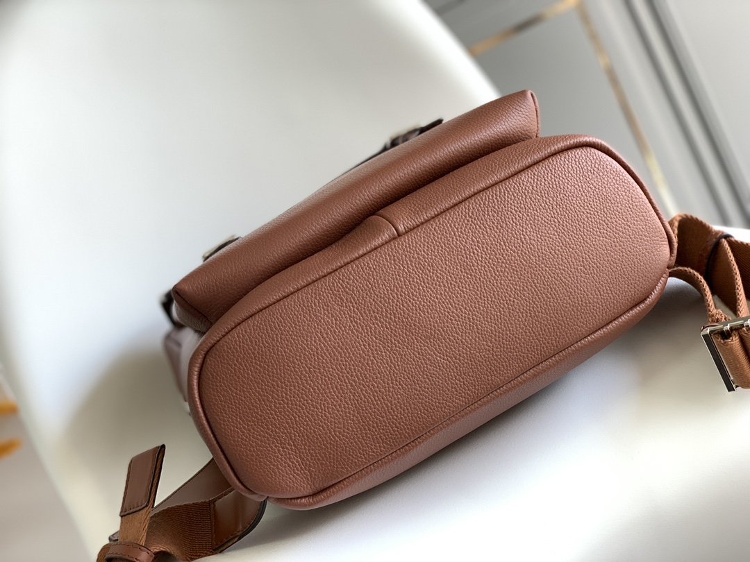 Loewe 10266 39x28.5x11cm ss6 (3)