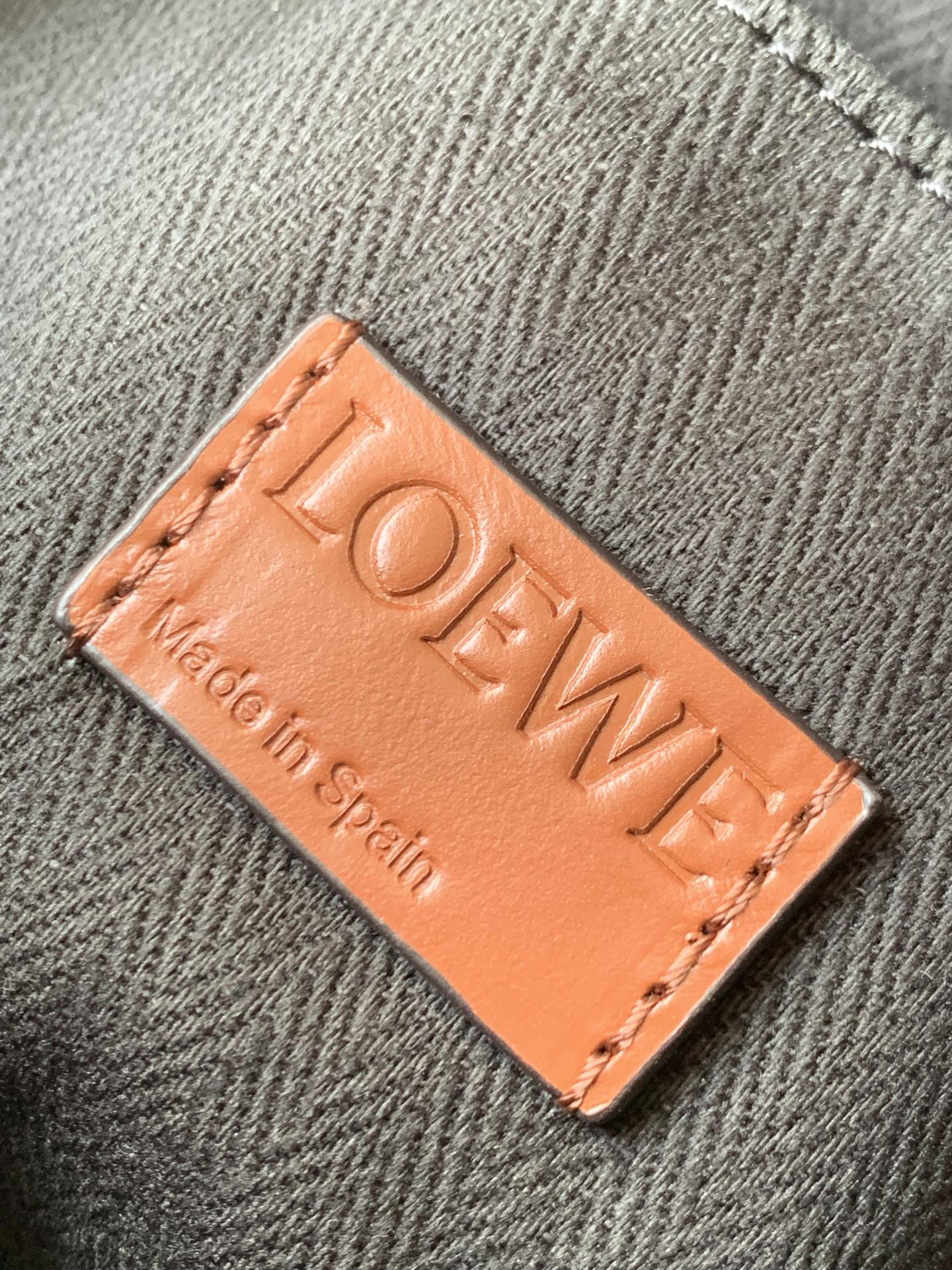 Loewe 10266 39x28.5x11cm ss6 (6)