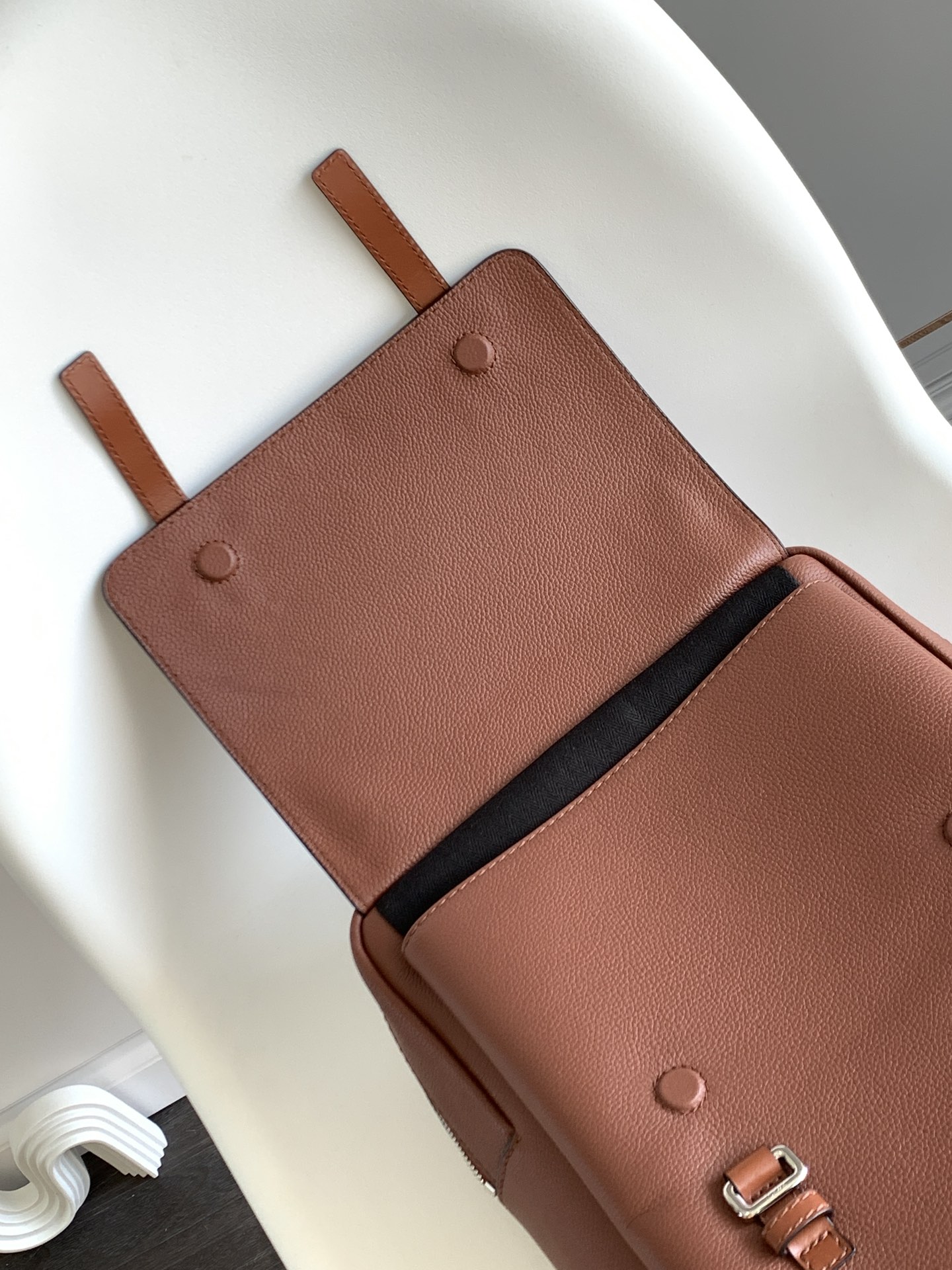 Loewe 10266 39x28.5x11cm ss6 (8)