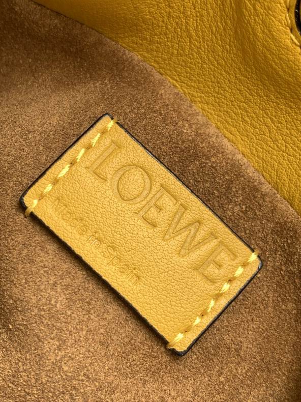 Loewe 10853 15.5x12.5x5.5cm ss20 (7)