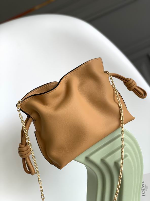 Loewe 10853 15.5x12.5x5.5cm ss22 (1)