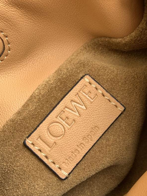 Loewe 10853 15.5x12.5x5.5cm ss22 (4)