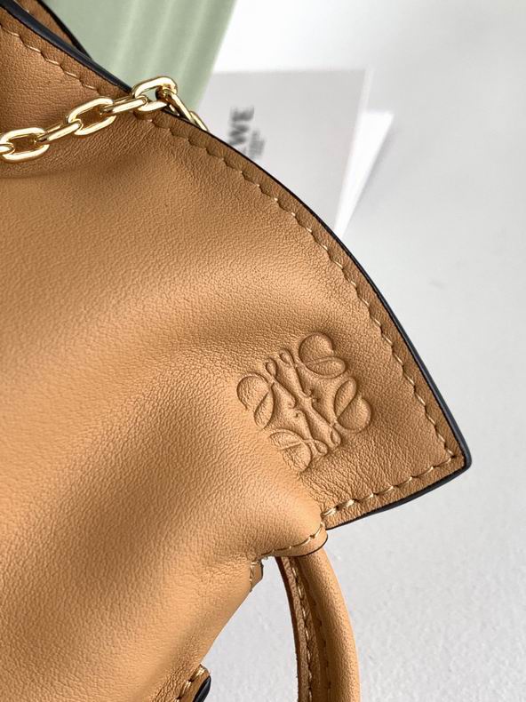 Loewe 10853 15.5x12.5x5.5cm ss22 (9)