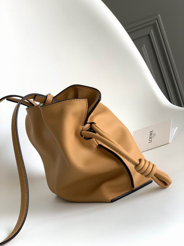 Loewe 10855 23x18x9cm ss26 (2)