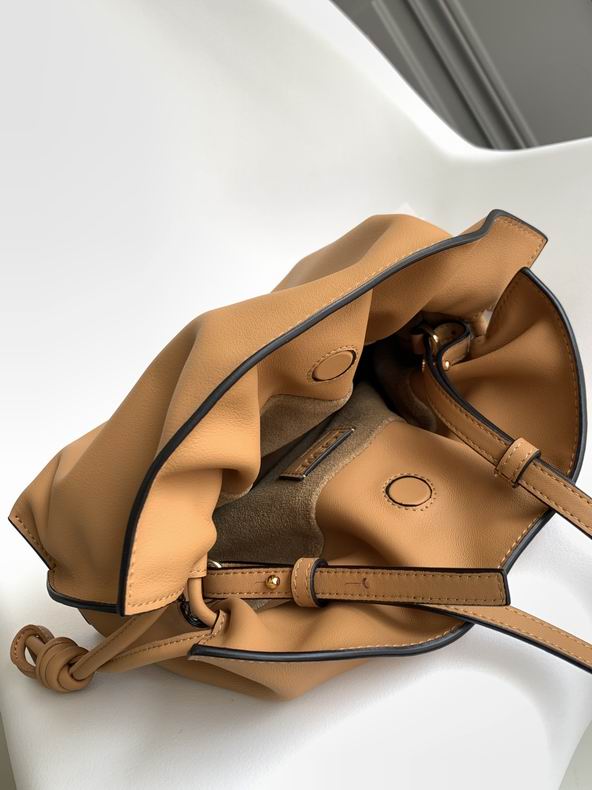 Loewe 10855 23x18x9cm ss26 (7)